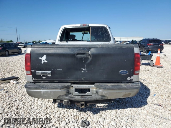 2005 Ford F-250 XL z VIN 1FTSX20P85EC59147, wystawiony jako Copart lot #51835615 z przebiegiem Nie podano mil oraz Szkoda całkowita • Salvage title. Historia ofert i sprzedaży dostępna na DreamBid. Obrazek 6.