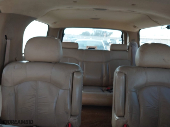 2000 Chevrolet Suburban LS with VIN 3GNEC16T5YG144176, listed as a IAAI auction lot 40986871 with 1 mi miles. Bid and sale history available at carsss.com. Image 8.