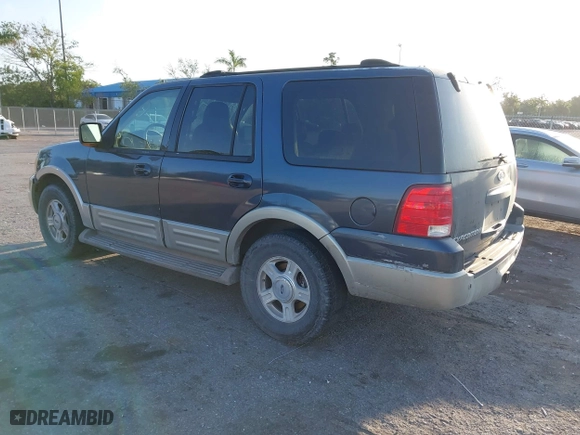 2005 Ford Expedition Eddie Bauer with VIN 1FMFU17505LA92105, listed as a IAAI auction lot 41963131 with 179,104 mi miles. Bid and sale history available at carsss.com. Image 3.