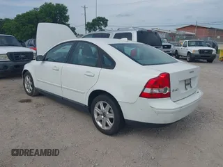 2006 Volvo S40 2.4L с VIN YV1MS382X62188262, выставлен на аукционе IAAI как лот 42384063 с пробегом 85 285 миль миль и . История ставок и продаж доступна на DreamBid. Изображение 3.