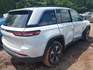 2024 Jeep Grand Cherokee с VIN 1C4RJYB60R8518323, выставлен на аукционе IAAI как лот 42462599 с пробегом 56 463 миль миль и . История ставок и продаж доступна на DreamBid. Изображение 4.