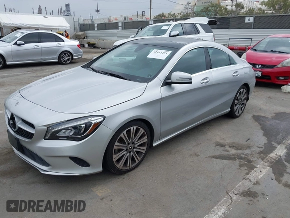 2018 Mercedes-Benz CLA 250 z VIN WDDSJ4EBXJN593951, wystawiony jako IAAI lot #42465181 z przebiegiem 76 114 mil mil oraz . Historia ofert i sprzedaży dostępna na DreamBid. Obrazek 2.