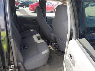 2006 Chevrolet Colorado LT w/3LT with VIN 1GCDS136968142830, listed as a IAAI auction lot 41711509 with 88,587 mi miles. Bid and sale history available at carsss.com. Image 8.