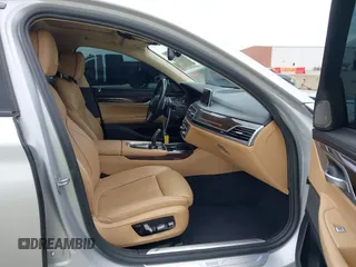 2020 BMW 7 Series 750i xDrive with VIN WBA7U2C04LBM61931, listed as a IAAI auction lot 41835563 with 42,811 mi miles. Bid and sale history available at carsss.com. Image 5.
