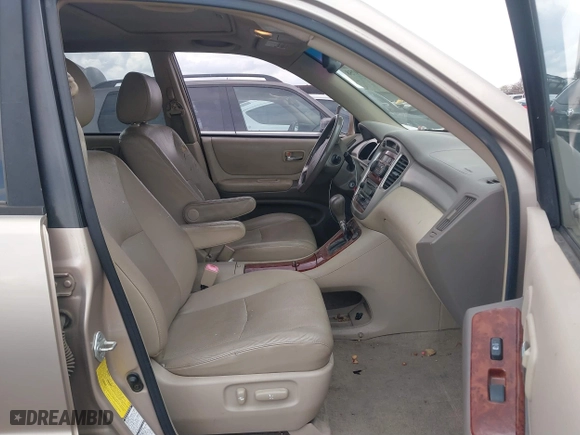 2006 Toyota Highlander w/3rd Row with VIN JTEEP21A960163299, listed as a IAAI auction lot 41179758 with 205,521 mi miles. Bid and sale history available at carsss.com. Image 5.
