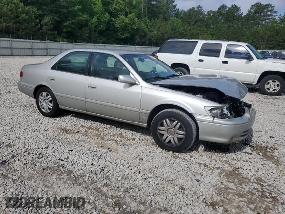 2001 Toyota Camry CE z VIN 4T1BG22K91U053266, wystawiony jako Copart lot #56991785 z przebiegiem 130 502 mil mil oraz Szkoda całkowita • Salvage title. Historia ofert i sprzedaży dostępna na DreamBid. Obrazek 4.