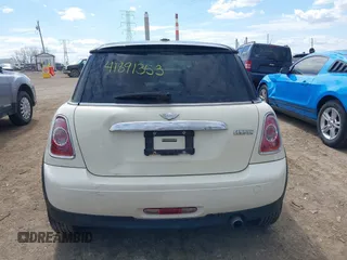 2011 MINI Hardtop with VIN WMWSU3C58BT184415, listed as a IAAI auction lot 41891353 with 149,533 mi miles and . Bid and sale history available at DreamBid. Image 17.