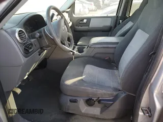 2004 Ford Expedition Special Service with VIN 1FMPU15L94LB28586, listed as a Copart auction lot 44272375 with 194,853 mi miles and Salvage Title. Bid and sale history available at carsss.com. Image 7.