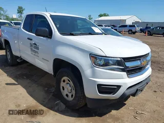 2018 Chevrolet Colorado 2WD Work Truck z VIN 1GCHSBEA8J1149178, wystawiony jako IAAI lot #42201189 z przebiegiem 128 046 mil mil oraz . Historia ofert i sprzedaży dostępna na DreamBid. Obrazek 1.