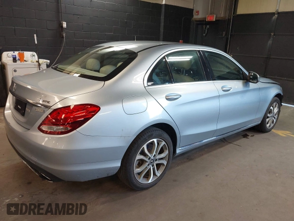 2018 Mercedes-Benz C 300 с VIN 55SWF4KB1JU249956, выставлен на аукционе IAAI как лот 42105746 с пробегом 45 739 миль миль и . История ставок и продаж доступна на DreamBid. Изображение 4.