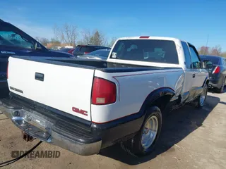 2001 GMC Sonoma SLS 1SG z VIN 1GTCS19W418211564, wystawiony jako IAAI lot #42071533 z przebiegiem 203 541 mil mil oraz . Historia ofert i sprzedaży dostępna na DreamBid. Obrazek 4.