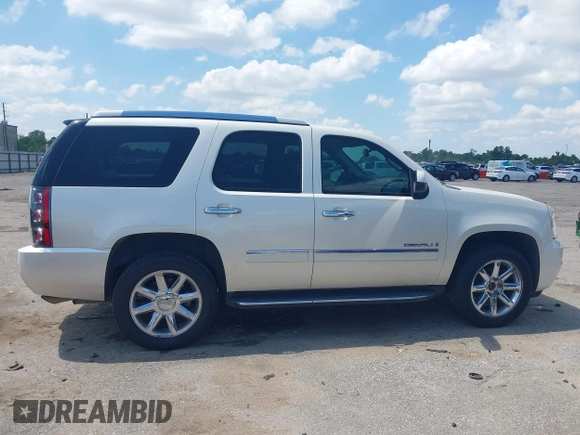 2009 GMC Yukon Denali z VIN 1GKFK03239R171047, wystawiony jako IAAI lot #42249148 z przebiegiem 148 244 mil mil oraz . Historia ofert i sprzedaży dostępna na DreamBid. Obrazek 13.