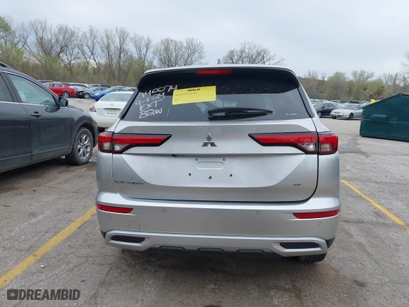 2024 Mitsubishi Outlander SE with VIN JA4J4VA87RZ051752, listed as a IAAI auction lot 41943791 with 10,498 mi miles. Bid and sale history available at carsss.com. Image 17.