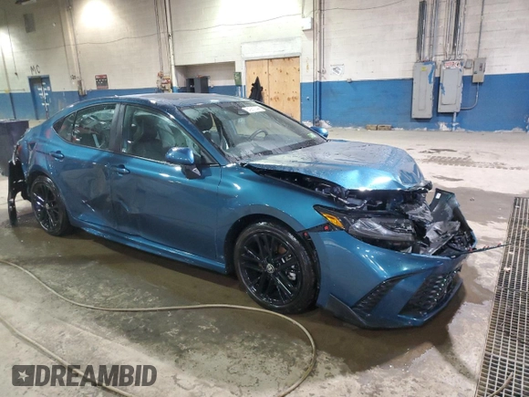 2025 Toyota Camry LE with VIN 4T1DAACK7SU015300, listed as a Copart auction lot 84261244 with 24,938 mi miles and Salvage Title. Bid and sale history available at carsss.com. Image 4.