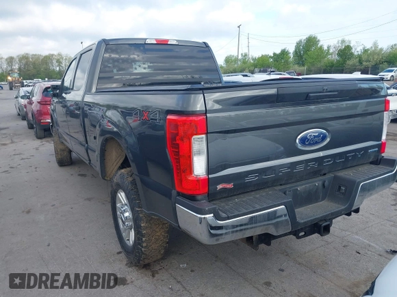 2018 Ford F-250 XL z VIN 1FT7W2B68JEC44218, wystawiony jako IAAI lot #42157081 z przebiegiem 173 909 mil mil oraz . Historia ofert i sprzedaży dostępna na DreamBid. Obrazek 3.