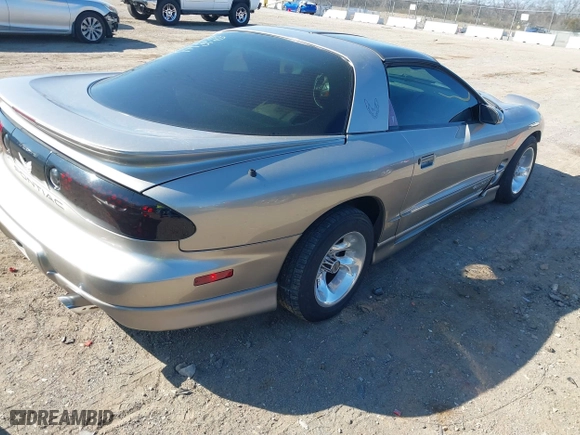 2000 Pontiac Firebird with VIN 2G2FS22K0Y2147688, listed as a IAAI auction lot 41753278 with 166,861 mi miles. Bid and sale history available at carsss.com. Image 4.