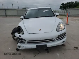 2014 Porsche Cayenne z VIN WP1AA2A26ELA97481, wystawiony jako Copart lot #53707755 z przebiegiem 185 787 mil mil oraz Szkody całkowita. Historia ofert i sprzedaży dostępna na DreamBid. Obrazek 5.