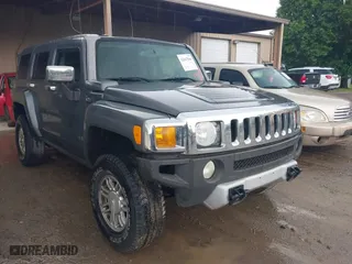2008 Hummer H3 SUV Luxury with VIN 5GTEN43E388183129, listed as a IAAI auction lot 42047846 with 197,111 mi miles. Bid and sale history available at carsss.com. Image 1.