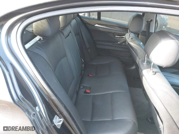 2015 BMW 5 Series 528i xDrive with VIN WBA5A7C55FG142666, listed as a IAAI auction lot 41183686 with 118,325 mi miles. Bid and sale history available at carsss.com. Image 8.
