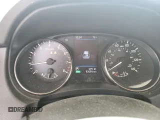 2020 Nissan Rogue S z VIN JN8AT2MT5LW039801, wystawiony jako Copart lot #60525875 z przebiegiem 92 095 mil mil oraz Czysty tytuł • Clean title. Historia ofert i sprzedaży dostępna na DreamBid. Obrazek 9.