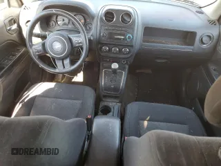 2015 Jeep Patriot Sport z VIN 1C4NJPBB8FD429589, wystawiony jako Copart lot #53992245 z przebiegiem 99 631 mil mil oraz Czysty tytuł • Clean title. Historia ofert i sprzedaży dostępna na DreamBid. Obrazek 8.