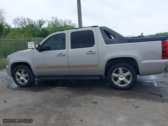 2007 Chevrolet Avalanche LTZ with VIN 3GNEC12J67G134064, listed as a IAAI auction lot 42029811 with 1 mi miles. Bid and sale history available at carsss.com. Image 14.