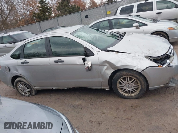 2009 Ford Focus SE z VIN 1FAHP35N89W154055, wystawiony jako IAAI lot #41680350 z przebiegiem 165 476 mil mil oraz . Historia ofert i sprzedaży dostępna na DreamBid. Obrazek 13.