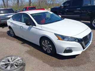 2020 Nissan Altima S z VIN 1N4BL4BV4LC211680, wystawiony jako IAAI lot #41954360 z przebiegiem 73 028 mil mil oraz . Historia ofert i sprzedaży dostępna na DreamBid. Obrazek 1.