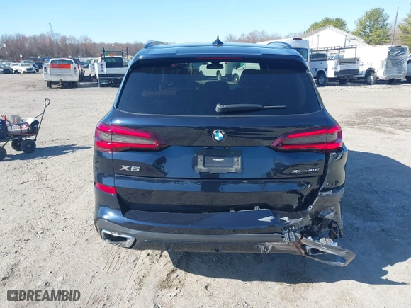 2021 BMW X5 xDrive40i with VIN 5UXCR6C09M9F83785, listed as a IAAI auction lot 41828697 with 57,863 mi miles. Bid and sale history available at carsss.com. Image 16.
