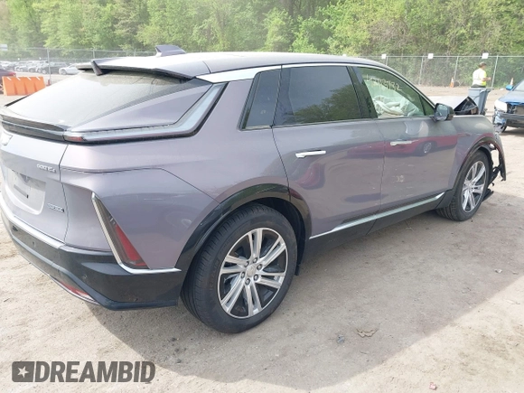 2024 Cadillac LYRIQ z VIN 1GYKPMRLXRZ141816, wystawiony jako IAAI lot #42113732 z przebiegiem 7 704 mil mil oraz . Historia ofert i sprzedaży dostępna na DreamBid. Obrazek 4.