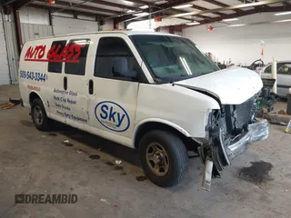 2007 Chevrolet Express Cargo z VIN 1GCFG15X571105039, wystawiony jako IAAI lot #41763534 z przebiegiem 134 696 mil mil oraz . Historia ofert i sprzedaży dostępna na DreamBid. Obrazek 1.