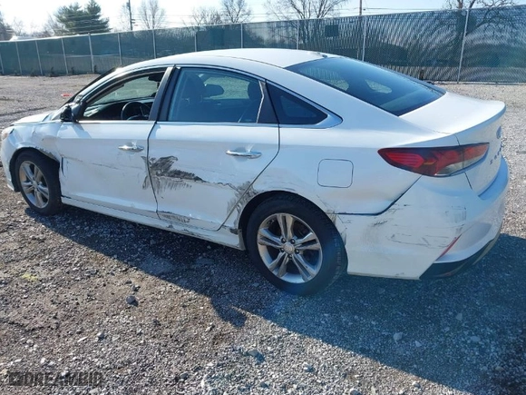 2018 Hyundai Sonata SEL with VIN 5NPE34AF9JH640011, listed as a IAAI auction lot 41523462 with 98,714 mi miles. Bid and sale history available at carsss.com. Image 3.