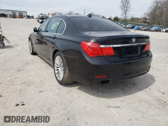 2010 BMW 7 Series 750Li z VIN WBAKB8C52ACY62870, wystawiony jako Copart lot #32775902 z przebiegiem 119 832 mil mil oraz Szkoda całkowita • Salvage title. Historia ofert i sprzedaży dostępna na DreamBid. Obrazek 3.