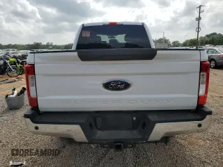 2017 Ford F-250 Lariat z VIN 1FT7W2BT8HEB90175, wystawiony jako Copart lot #59870335 z przebiegiem 271 555 mil mil oraz Czysty tytuł • Clean title. Historia ofert i sprzedaży dostępna na DreamBid. Obrazek 6.