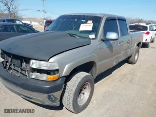 2002 Chevrolet Silverado 2500HD LS with VIN 1GCHK23U02F241581, listed as a IAAI auction lot 41758540 with 301,766 mi miles. Bid and sale history available at carsss.com. Image 18.