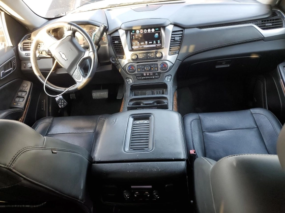 2018 Chevrolet Tahoe Premier with VIN 1GNSCCKC4JR130828, listed as a Copart auction lot 83080234 with 117,717 mi miles and Salvage Title. Bid and sale history available at carsss.com. Image 8.