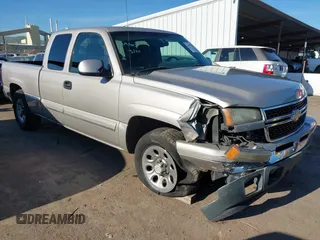 2006 Chevrolet Silverado 1500 Work Truck with VIN 1GCEC19X86Z240775, listed as a IAAI auction lot 41878620 with 198,686 mi miles. Bid and sale history available at carsss.com. Image 1.