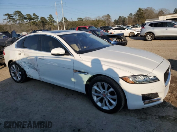 2019 Jaguar XF 25t Premium with VIN SAJBJ4FX4KCY81323, listed as a Copart auction lot 43764135 with 47,317 mi miles and Salvage Title. Bid and sale history available at carsss.com. Image 4.