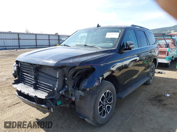 2024 Ford Expedition XLT with VIN 1FMJU1H83REA52243, listed as a IAAI auction lot 42510742 with 33,284 mi miles and . Bid and sale history available at DreamBid. Image 18.