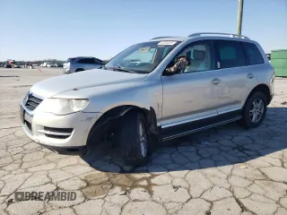 2009 Volkswagen Touareg VR6 z VIN WVGBE77L79D012778, wystawiony jako Copart lot #42584825 z przebiegiem 223 380 mil mil oraz Czysty tytuł • Clean title. Historia ofert i sprzedaży dostępna na DreamBid. Obrazek 1.