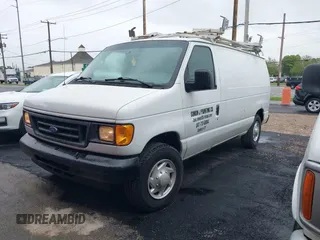 2007 Ford Econoline Cargo Commercial z VIN 1FTNE24L57DA71009, wystawiony jako IAAI lot #42333263 z przebiegiem 184 489 mil mil oraz . Historia ofert i sprzedaży dostępna na DreamBid. Obrazek 2.