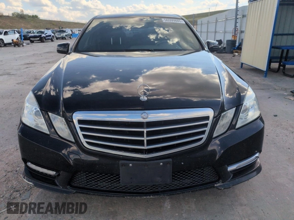 2012 Mercedes-Benz E 350 Luxury z VIN WDDHF5KB0CA590301, wystawiony jako Copart lot #56599885 z przebiegiem 115 802 mil mil oraz Szkoda całkowita • Salvage title. Historia ofert i sprzedaży dostępna na DreamBid. Obrazek 5.