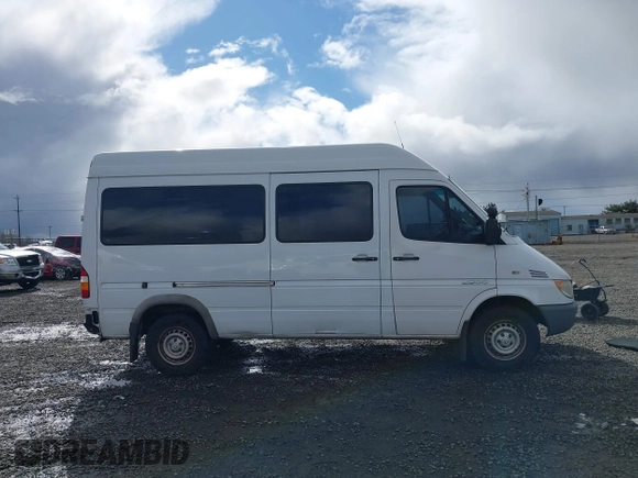 2005 Dodge Sprinter with VIN WD0PD644355798997, listed as a IAAI auction lot 41763328 with 227,692 mi miles and . Bid and sale history available at DreamBid. Image 13.