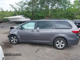 2015 Toyota Sienna LE AAS с VIN 5TDKK3DCXFS533200, выставлен на аукционе IAAI как лот 42123768 с пробегом 136 316 миль миль и . История ставок и продаж доступна на DreamBid. Изображение 13.