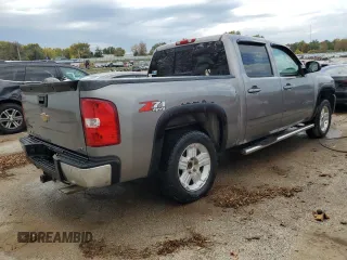 2007 Chevrolet Silverado 1500 LTZ with VIN 2GCEK13M471530197, listed as a Copart auction lot 72961043 with 210,164 mi miles and Salvage Title. Bid and sale history available at carsss.com. Image 3.