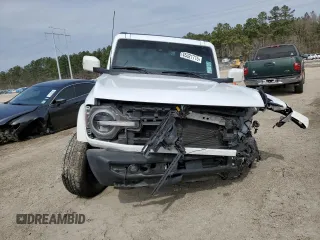 2023 Ford Bronco with VIN 1FMEE5BP7PLC15071, listed as a Copart auction lot 45321715 with 2,213 mi miles and Salvage title. Bid and sale history available at DreamBid. Image 5.