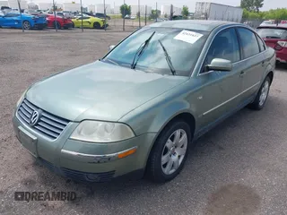 2002 Volkswagen Passat GLX z VIN WVWTH63B52P177417, wystawiony jako IAAI lot #42431837 z przebiegiem 239 788 mil mil oraz . Historia ofert i sprzedaży dostępna na DreamBid. Obrazek 2.