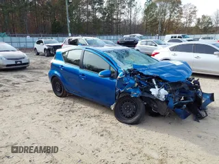 2016 Toyota Prius One z VIN JTDKDTB34G1590133, wystawiony jako IAAI lot #40962988 z przebiegiem 132 868 mil mil oraz . Historia ofert i sprzedaży dostępna na DreamBid. Obrazek 1.