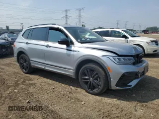 2022 Volkswagen Tiguan SE R-Line Black with VIN 3VV8B7AX5NM138429, listed as a Copart auction lot 59428215 with 21,181 mi miles and Salvage title. Bid and sale history available at DreamBid. Image 4.