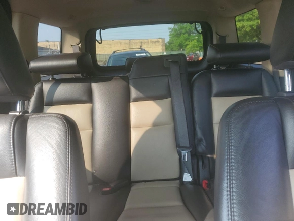 2010 Ford Explorer Eddie Bauer z VIN 1FMEU6EE0AUB13289, wystawiony jako Copart lot #60721705 z przebiegiem 133 740 mil mil oraz Czysty tytuł • Clean title. Historia ofert i sprzedaży dostępna na DreamBid. Obrazek 10.